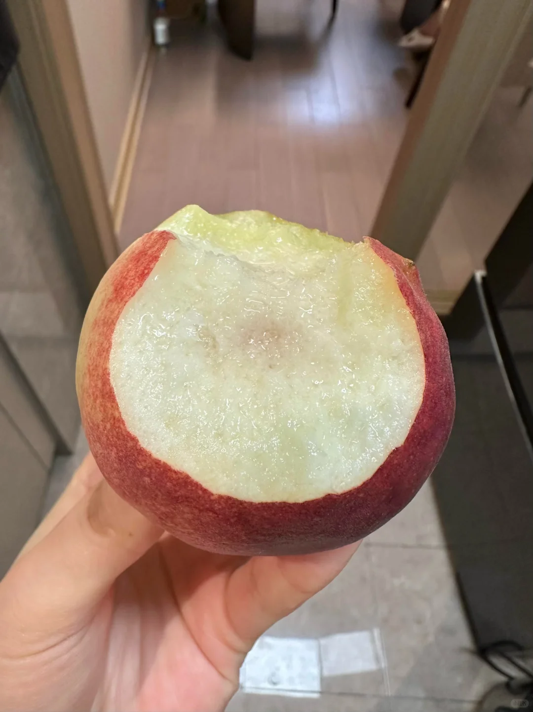 才8r一箱 冬天还能吃到的脆桃