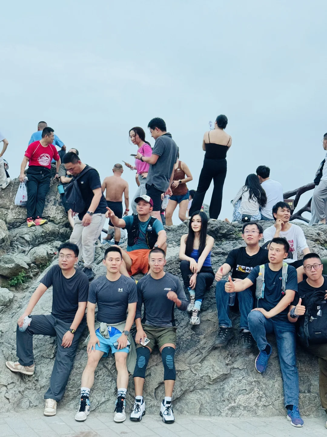 又见鬼笑石：爬山需要随时补充蛋白质