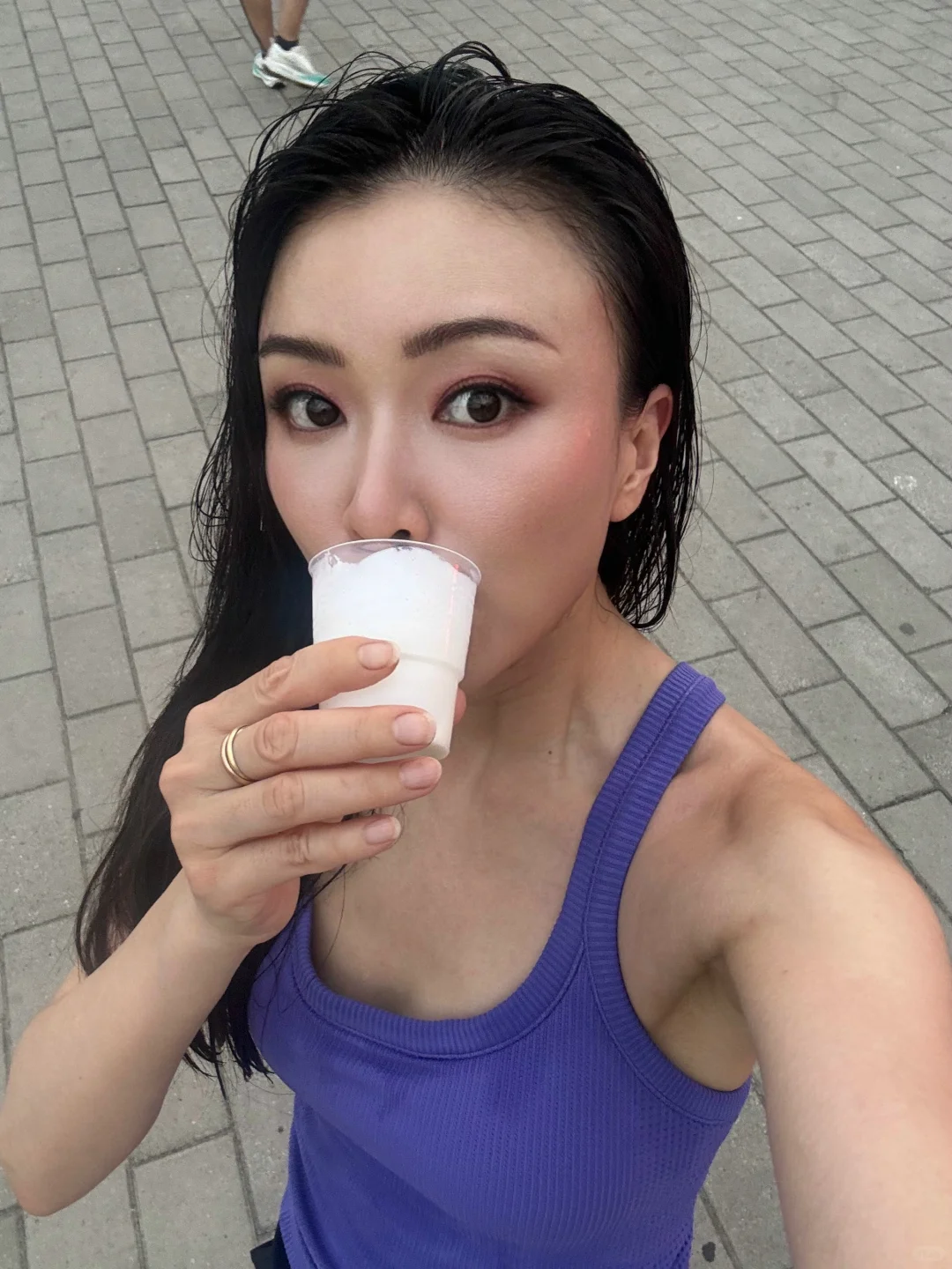 又见鬼笑石：爬山需要随时补充蛋白质