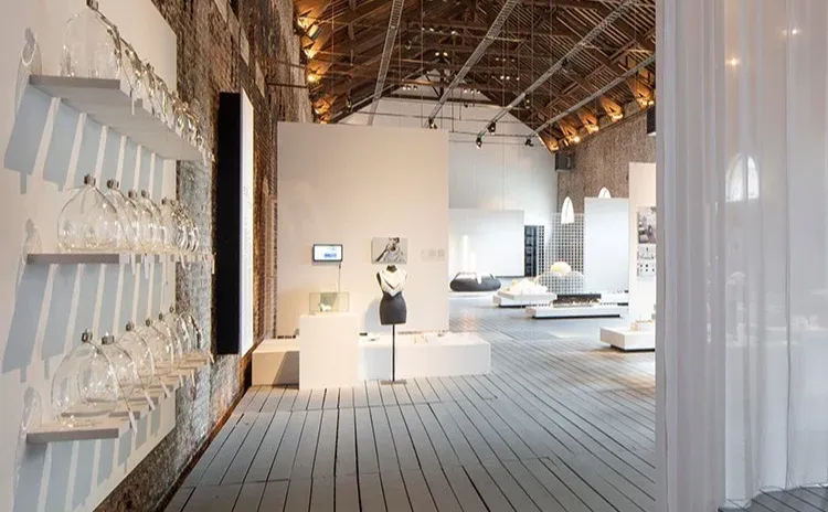 展览设计 I 轻盈如空气