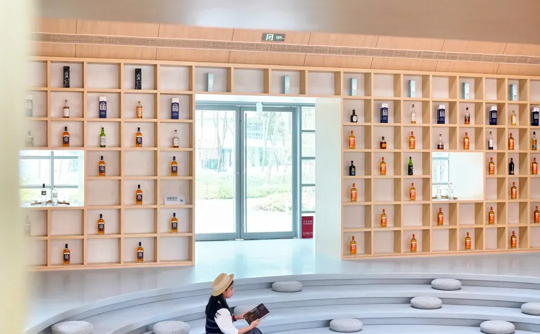 成都1h直达！藏在酒厂的童话展太好拍了……