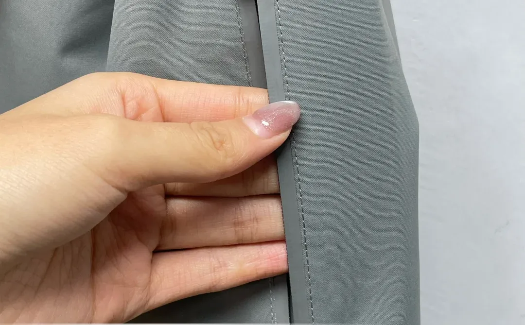 行政采购闭眼入的高级灰冲锋衣✨