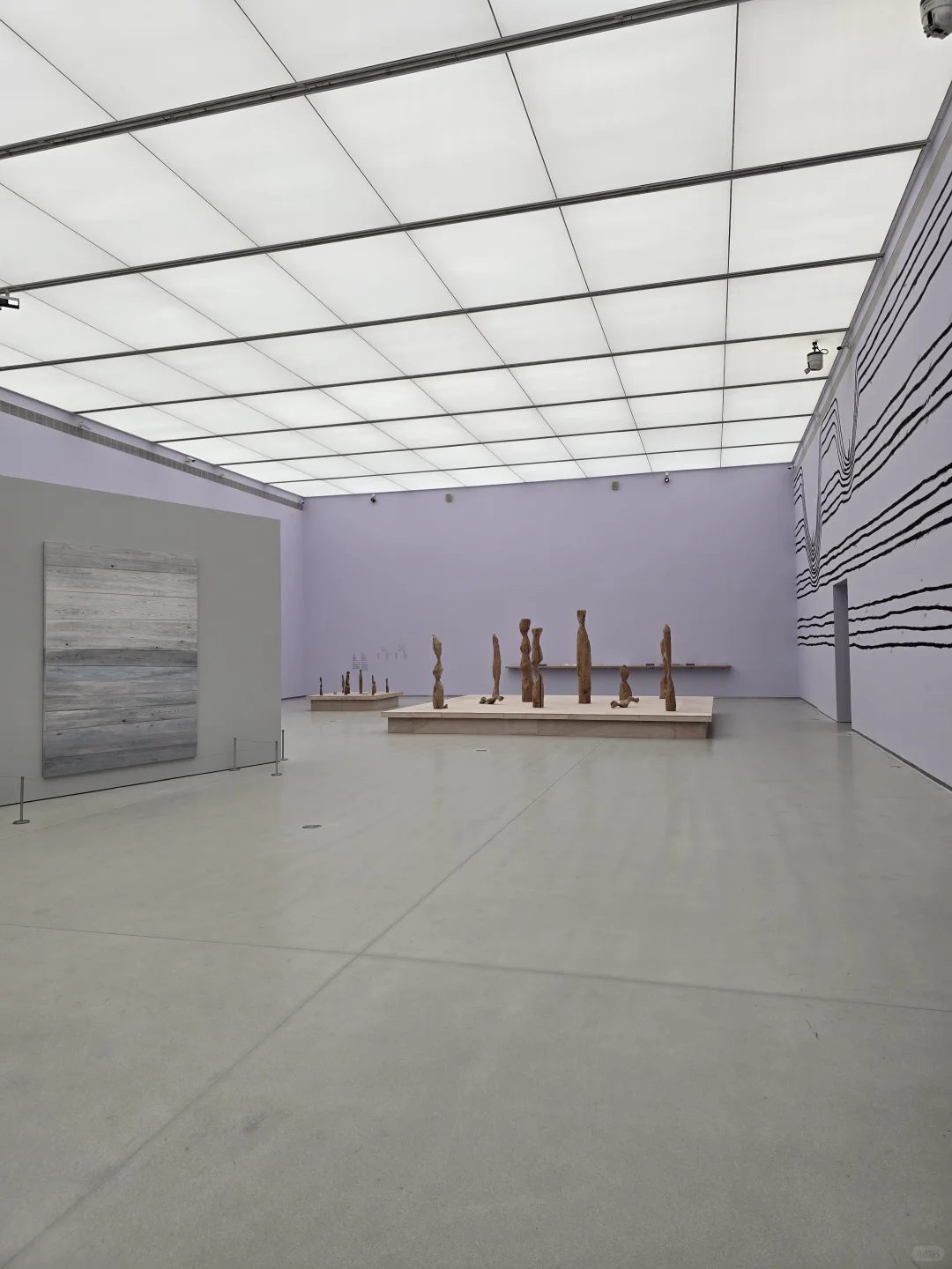 上海双年展｜“花儿听到蜜蜂了吗？”