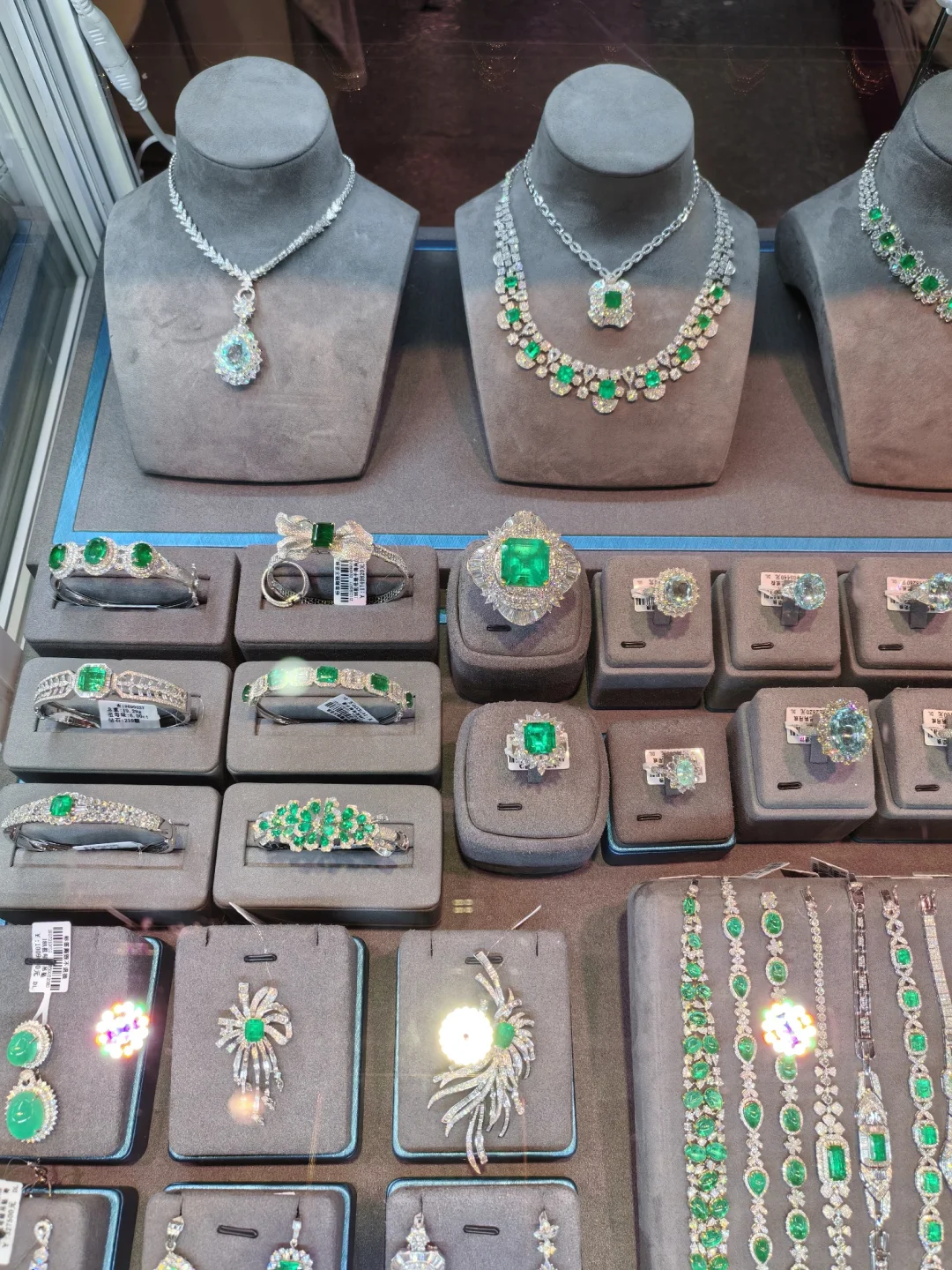 今天农业展览馆珠宝展