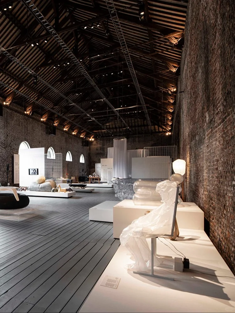 展览设计 I 轻盈如空气