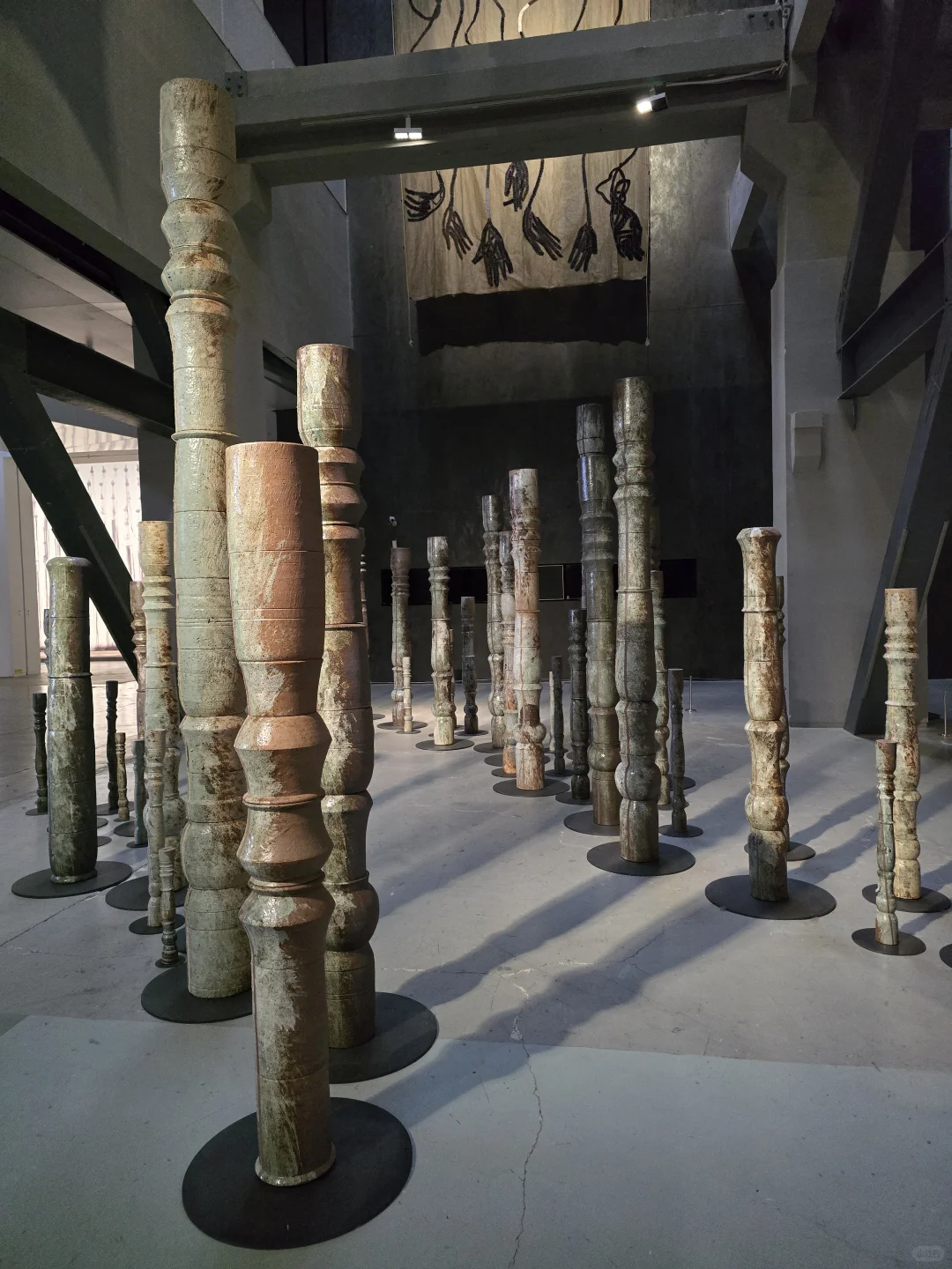 上海双年展｜“花儿听到蜜蜂了吗？”