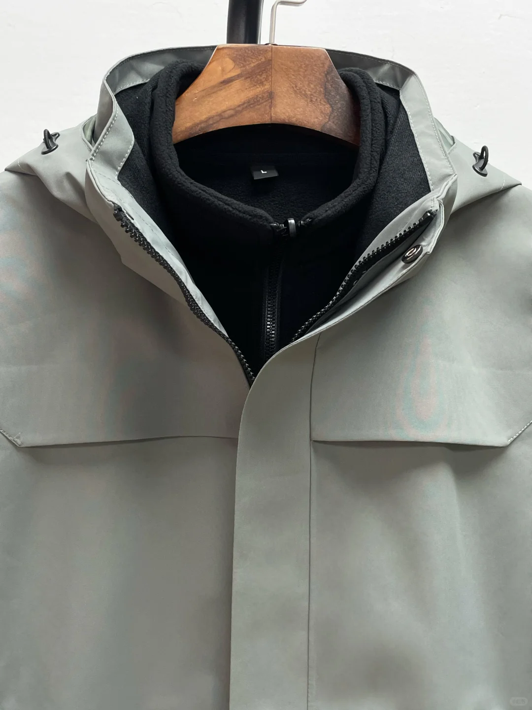 行政采购闭眼入的高级灰冲锋衣✨