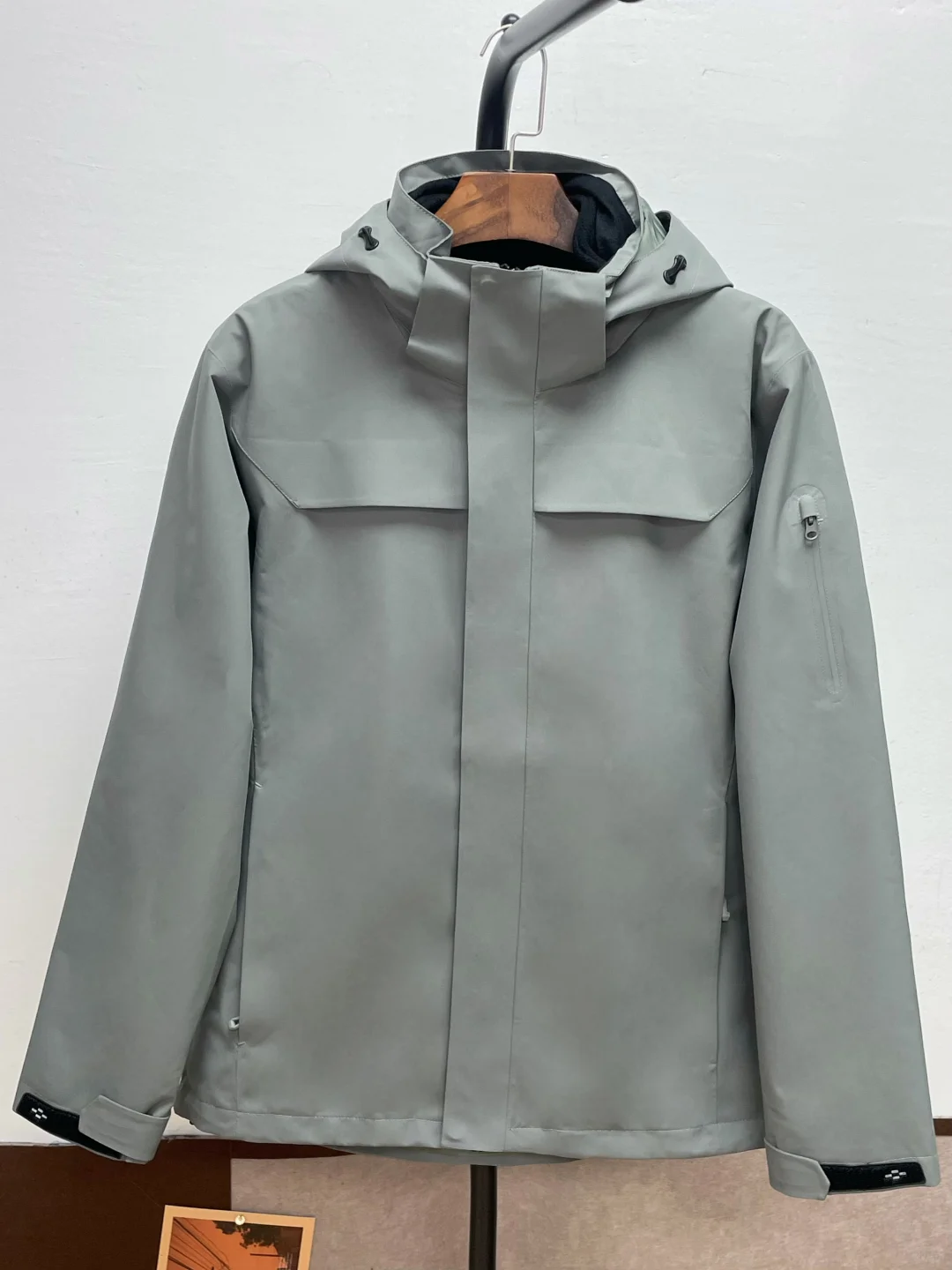 行政采购闭眼入的高级灰冲锋衣✨