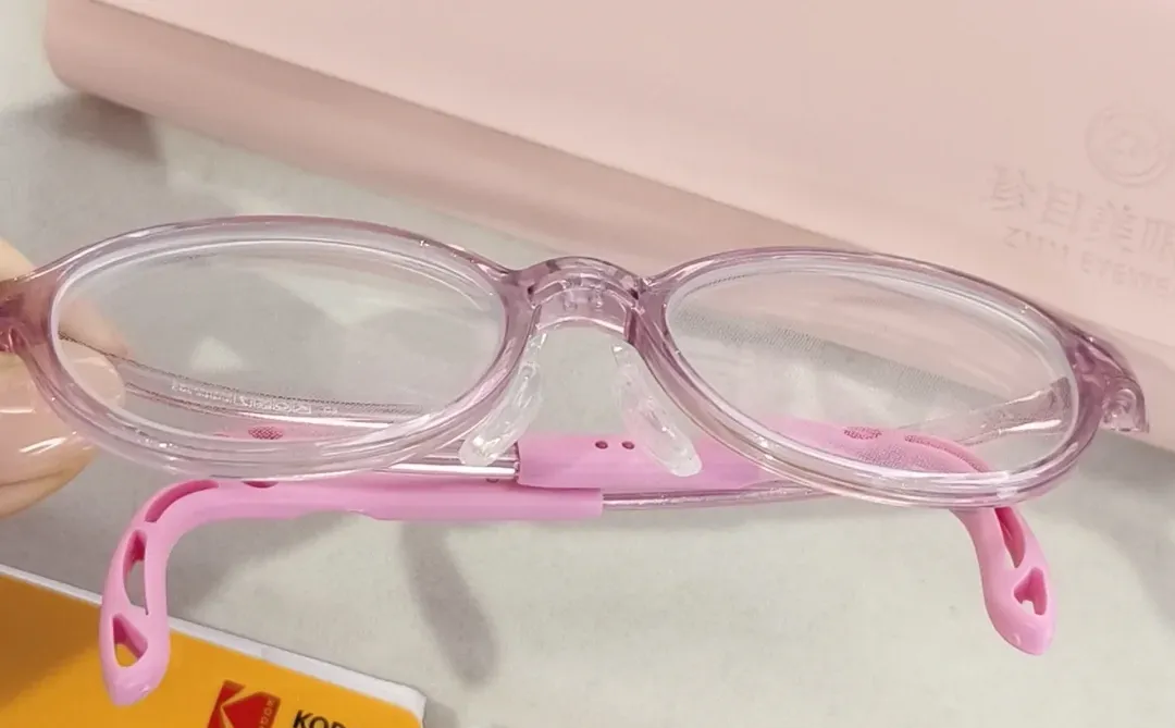 西安配镜|柯学优镜片，让近视“踩刹车”