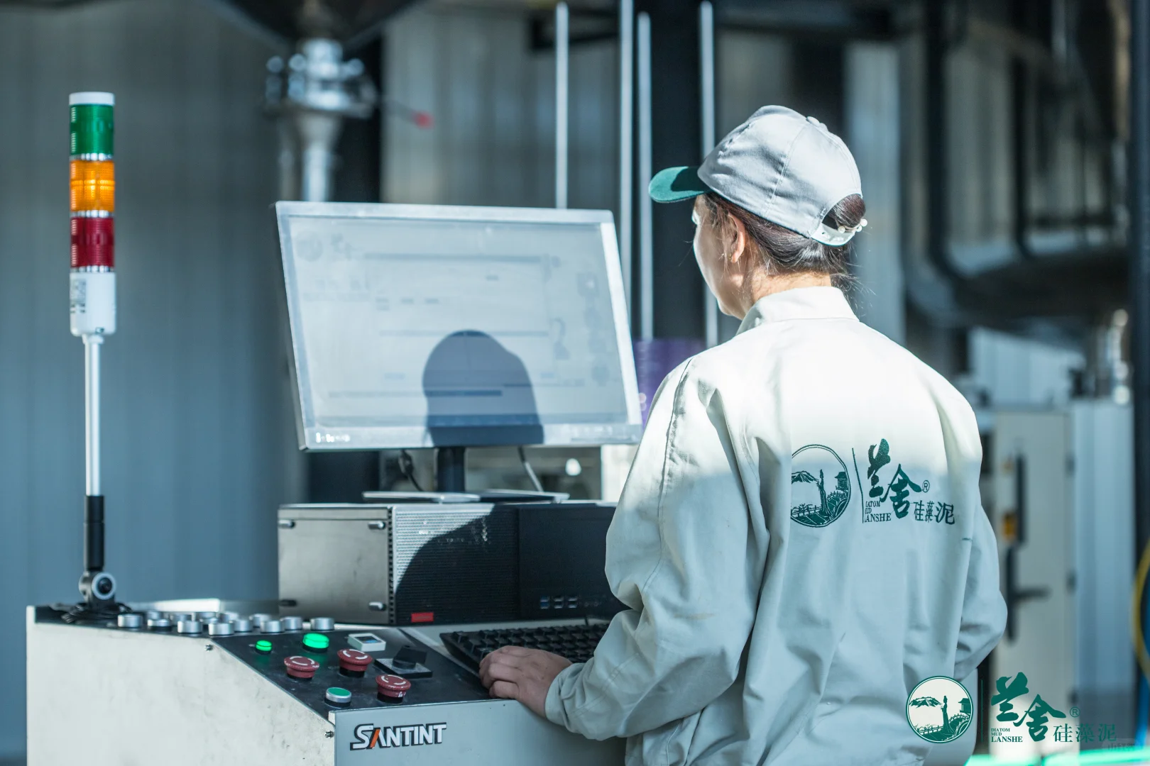 谁家生产车间这么板正啊！是我呀~