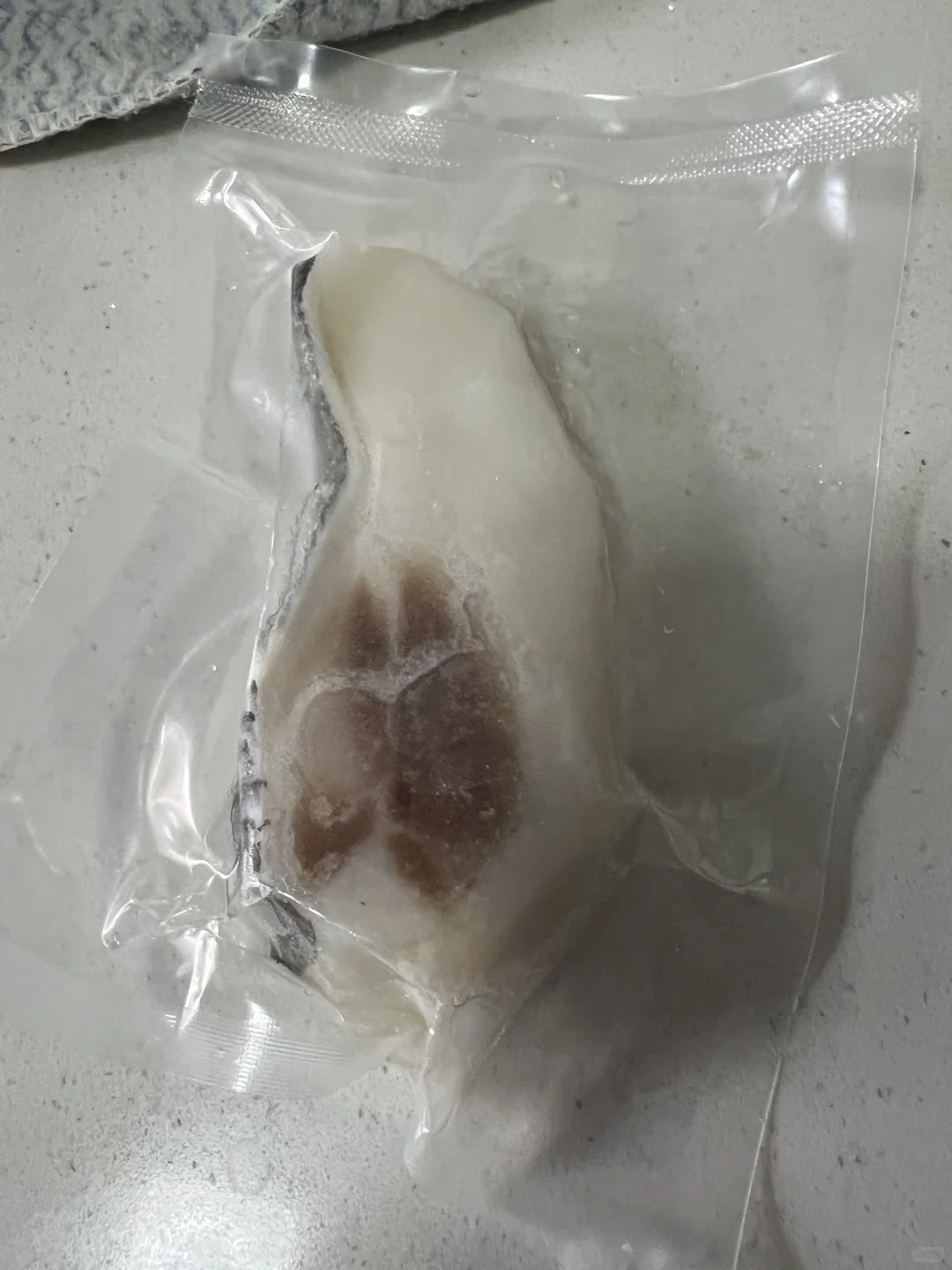 离谱！银鳕鱼颜色变黑了，还能吃吗？