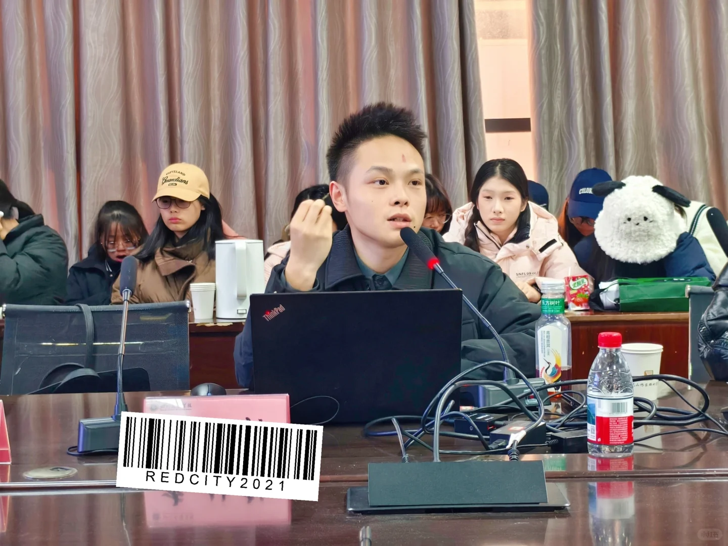 播音系主任学期战报：从赛场、进博会到讲台