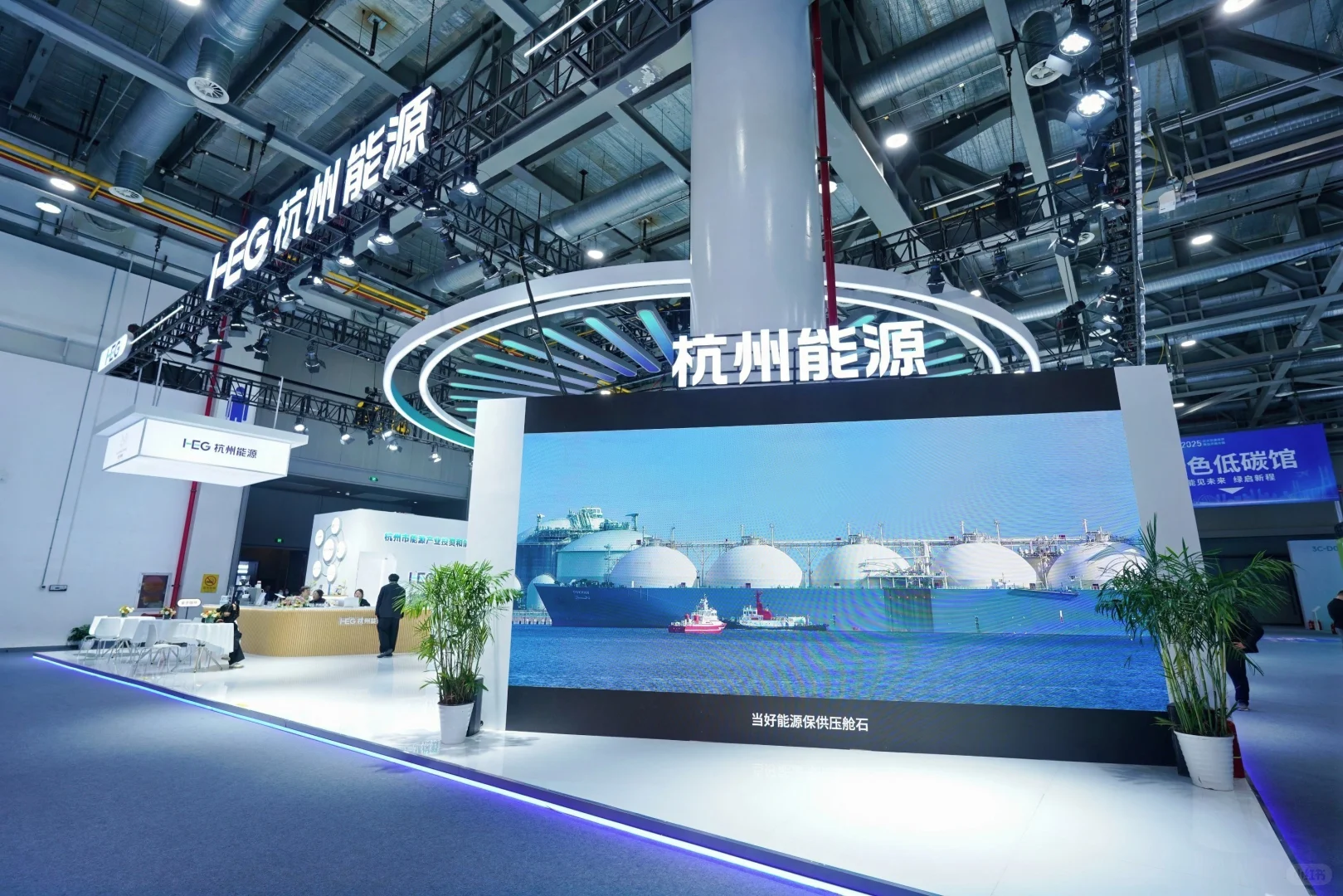 今日要闻：怎么展会里都是男摄