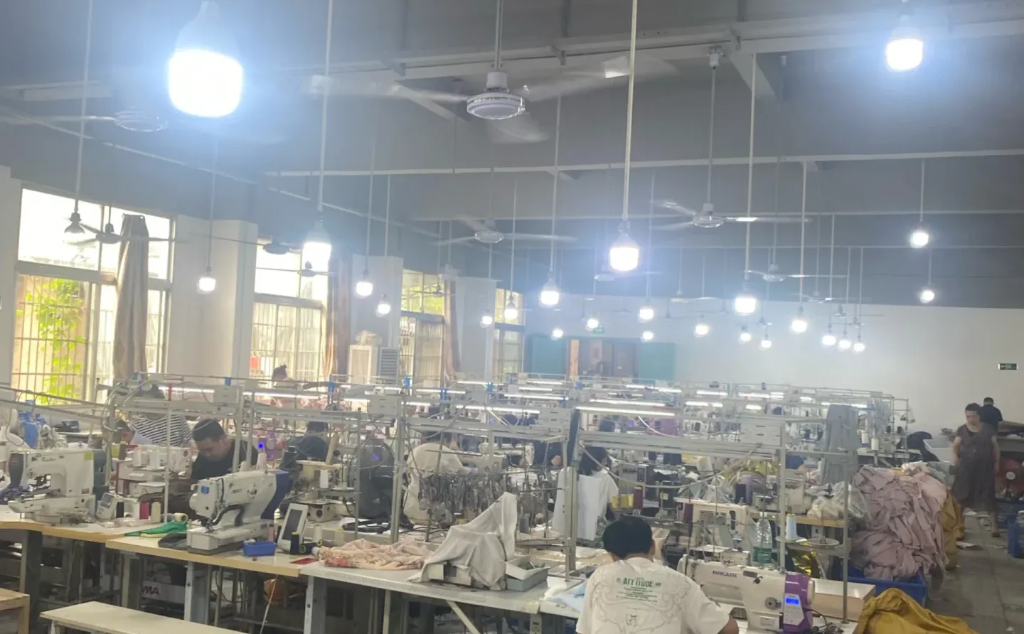 ??开发服装品牌，如何找中国工厂合作