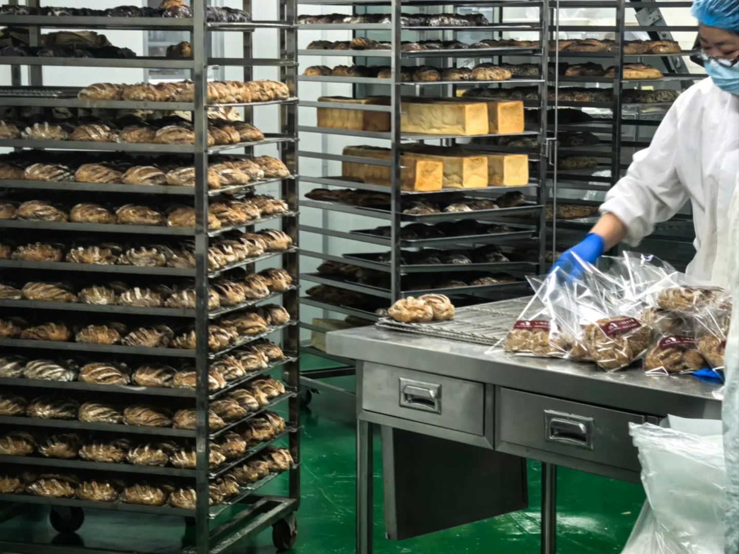 这是一家宝藏面包工厂
