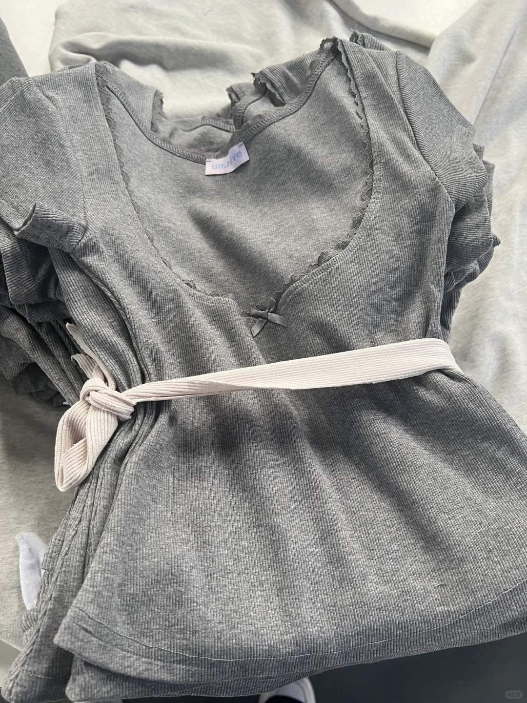 专接中高端服装，精品小单快反，一件打版。