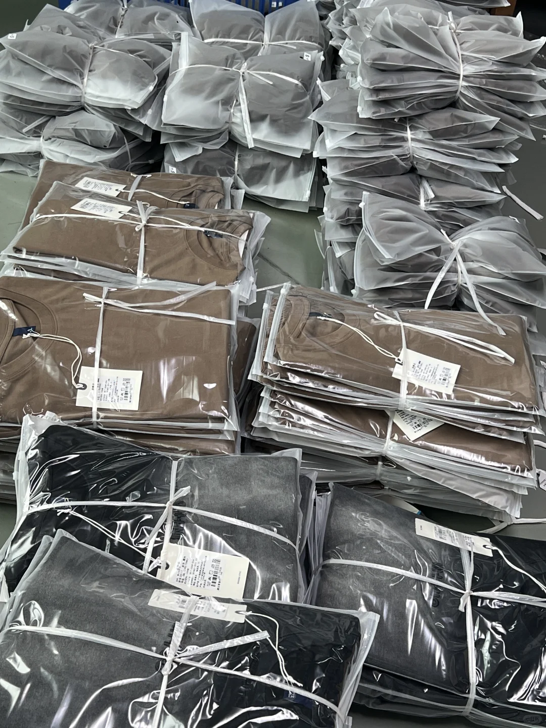 专接中高端服装，精品小单快反，一件打版。