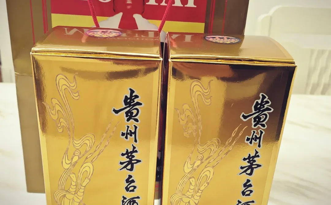 送礼送这瓶真的对了！白酒