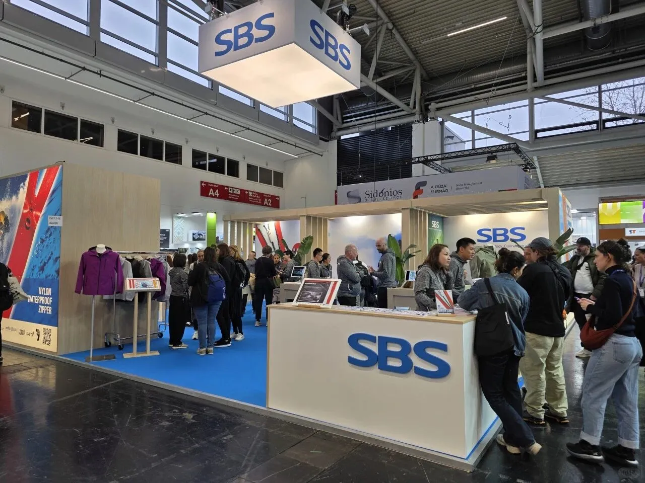 展会快讯:SBS携拉链产品亮相德国ISPO 2025