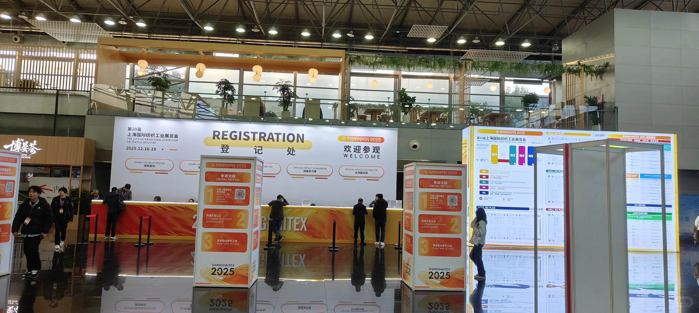 标展安装中上海展馆