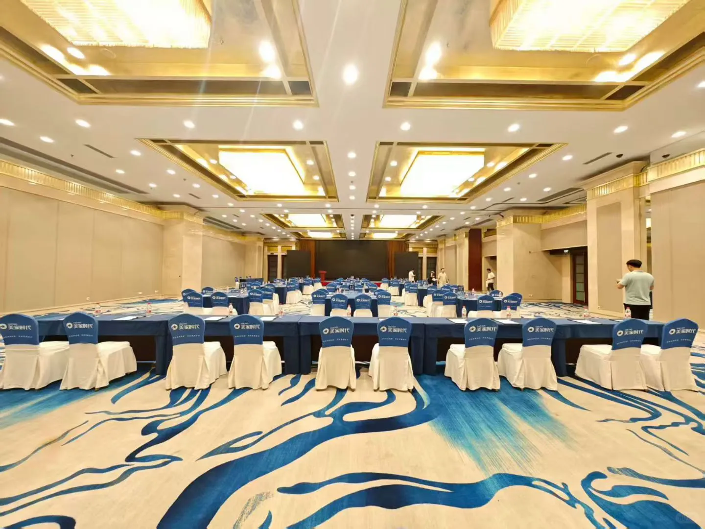 好久没来美家时代的一线战场了，亲切！