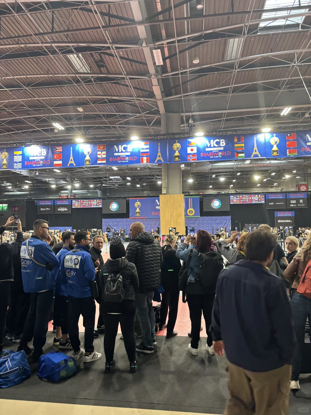 ??巴黎美容美发展