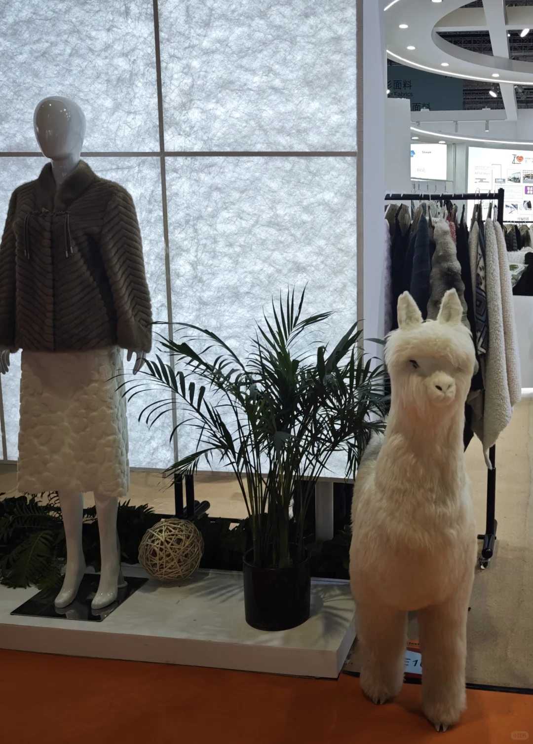 纺织厂牛马｜plogggg ：