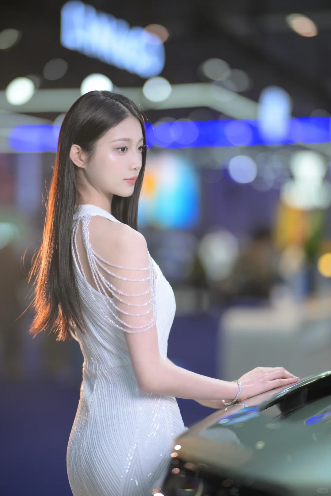 雾都变雨都，山城入画来。