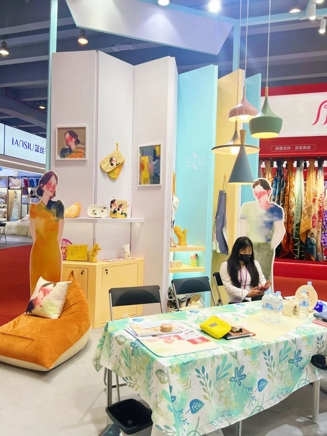 谁懂啊！这个家纺展台设计直接戳中审美✨