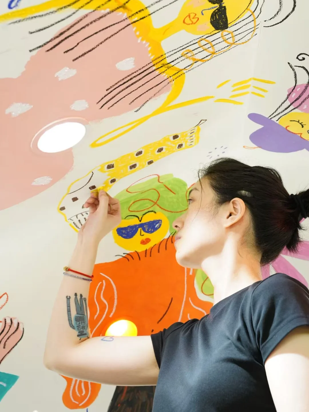 重装开业｜和插画师孙佳艺，打造袜子天花板