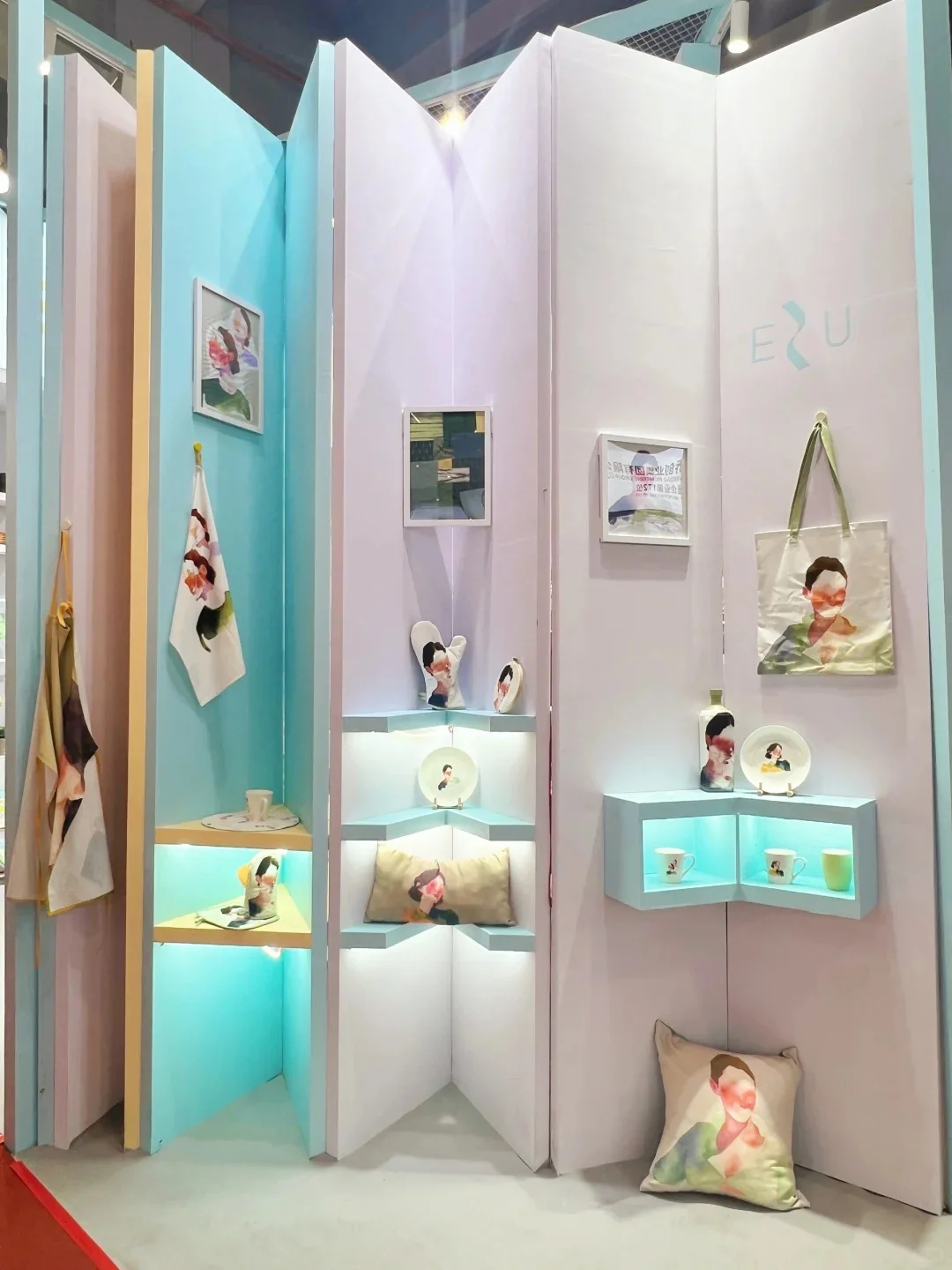 谁懂啊！这个家纺展台设计直接戳中审美✨