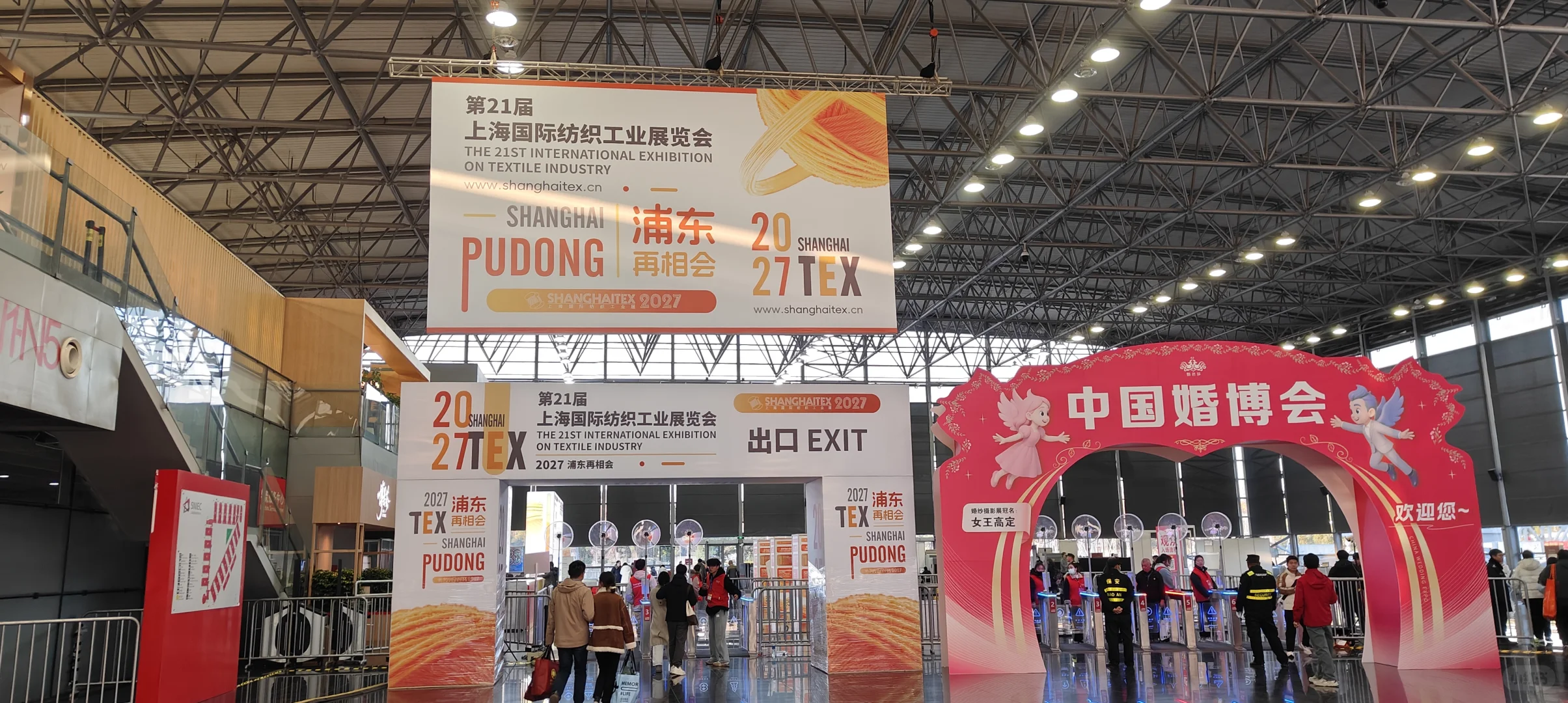 标展安装中上海展馆