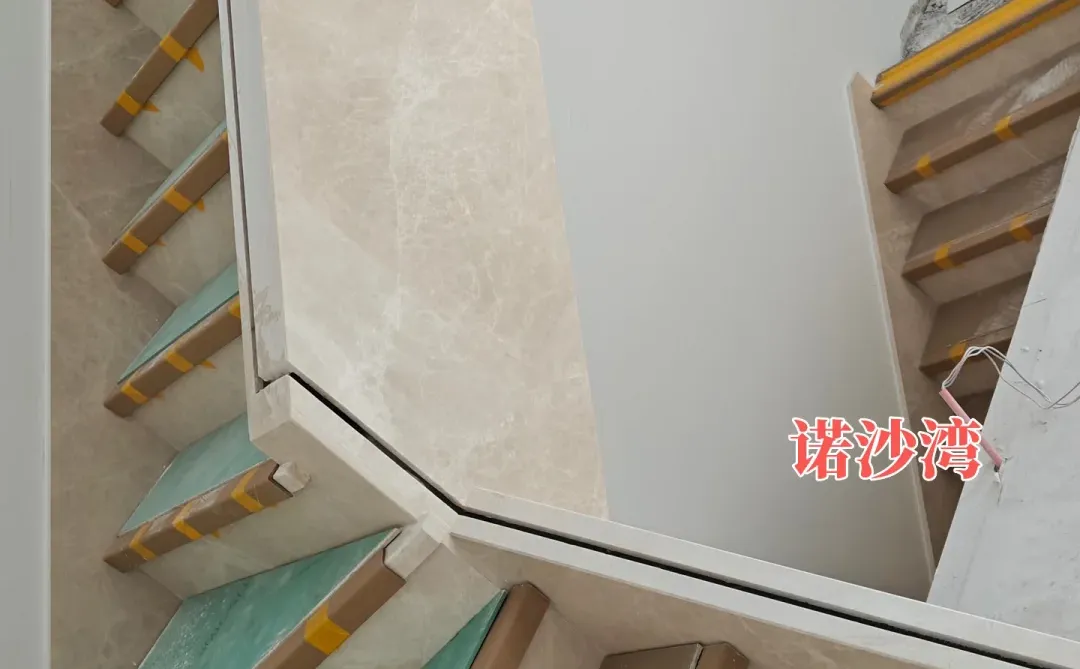 玻璃楼梯扶手价格怎么能差10倍?