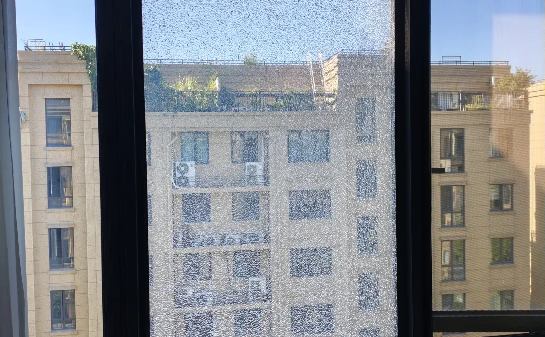 玻璃爆了，换一块要多少钱