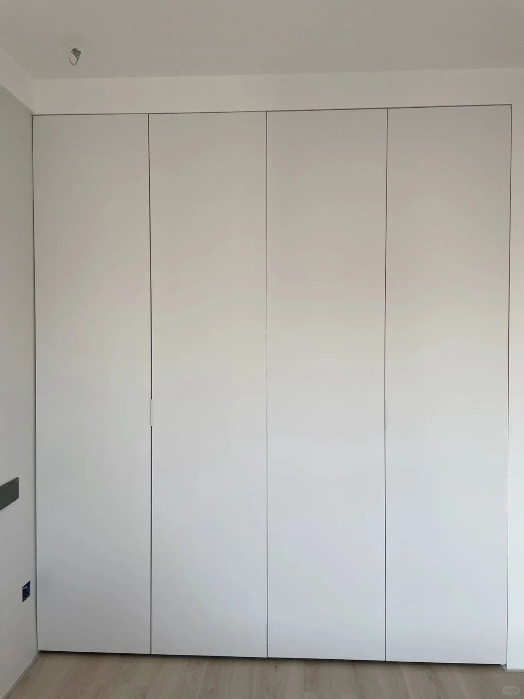 金属极简衣柜|苏州全屋定制工厂