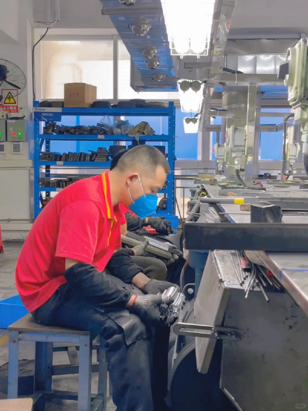 车间记录｜生产一线工人的奋斗日常?