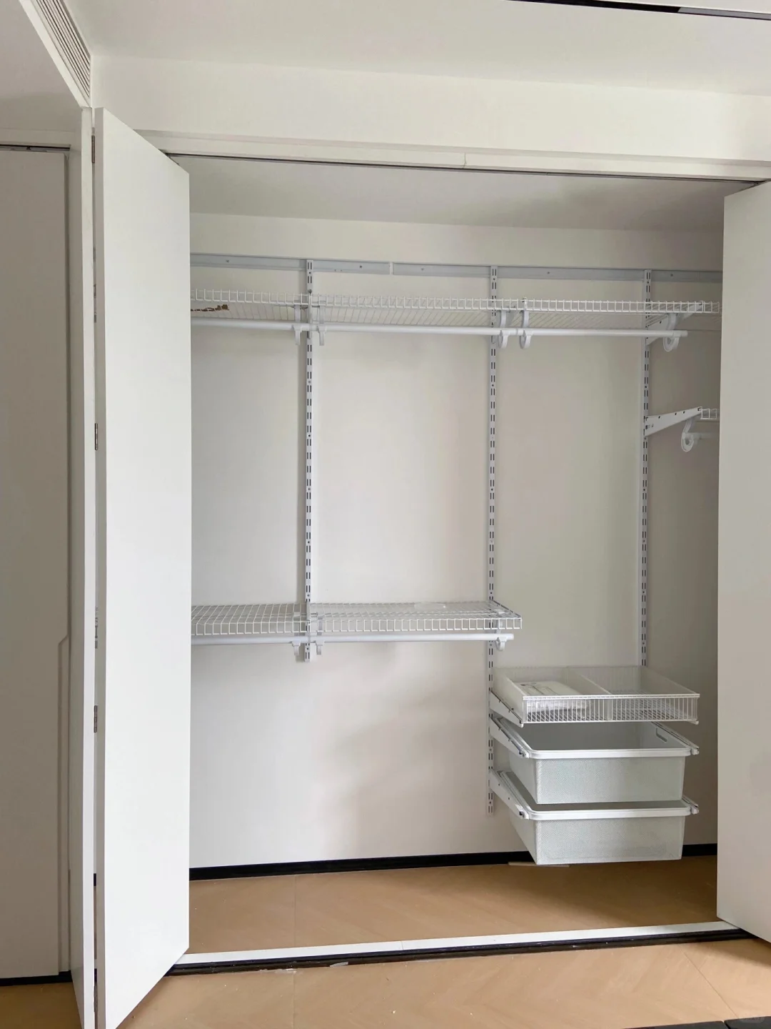 金属极简衣柜|苏州全屋定制工厂