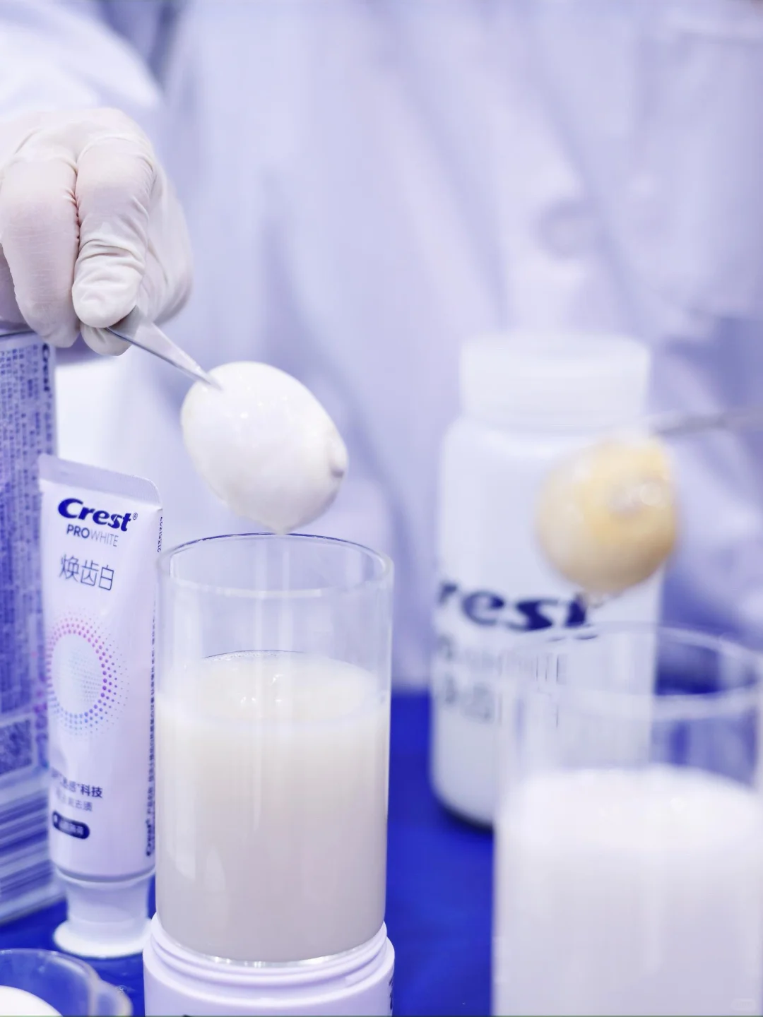 惊喜掉落?| 小佳在进博会又双叒叕宠粉啦