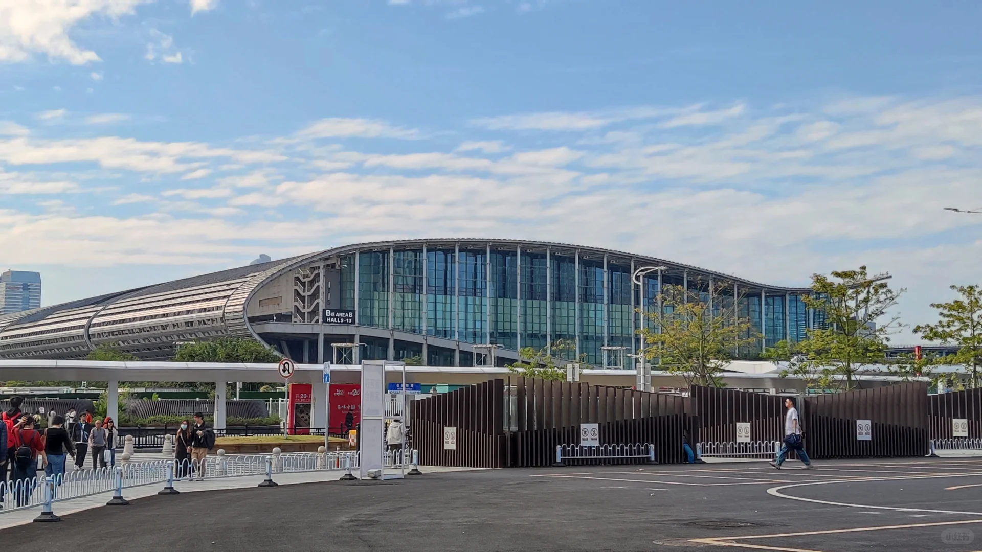 20251122｜专业观众日当天的广交会展馆