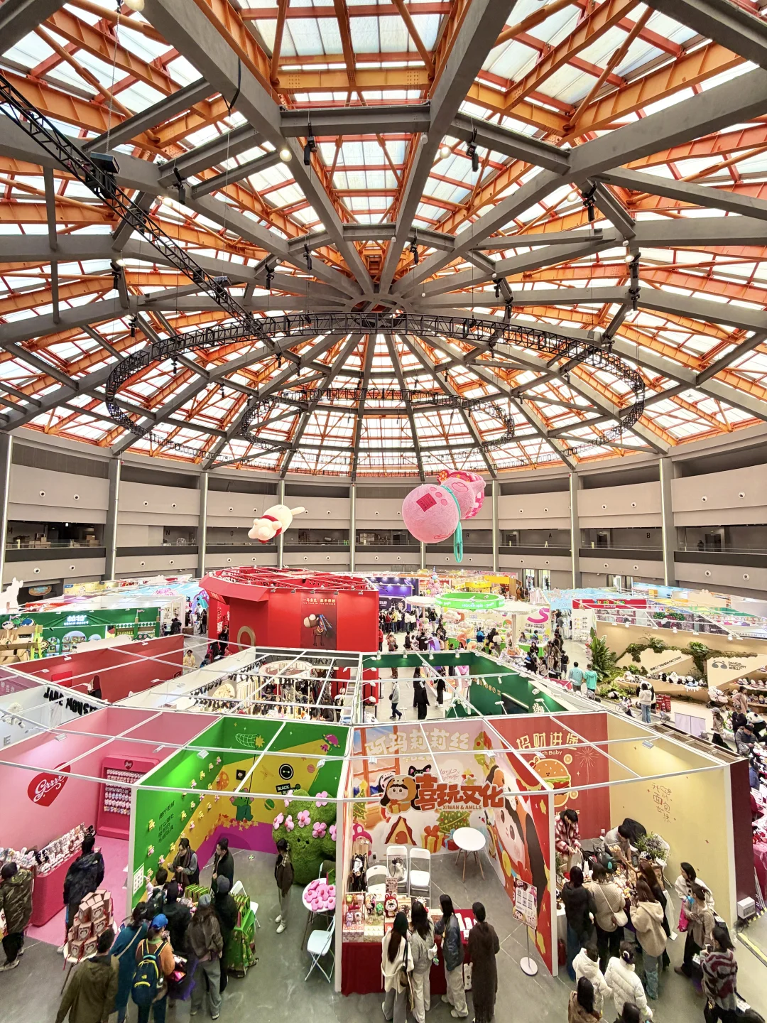 上海 预计明后天大概有100000人来这里