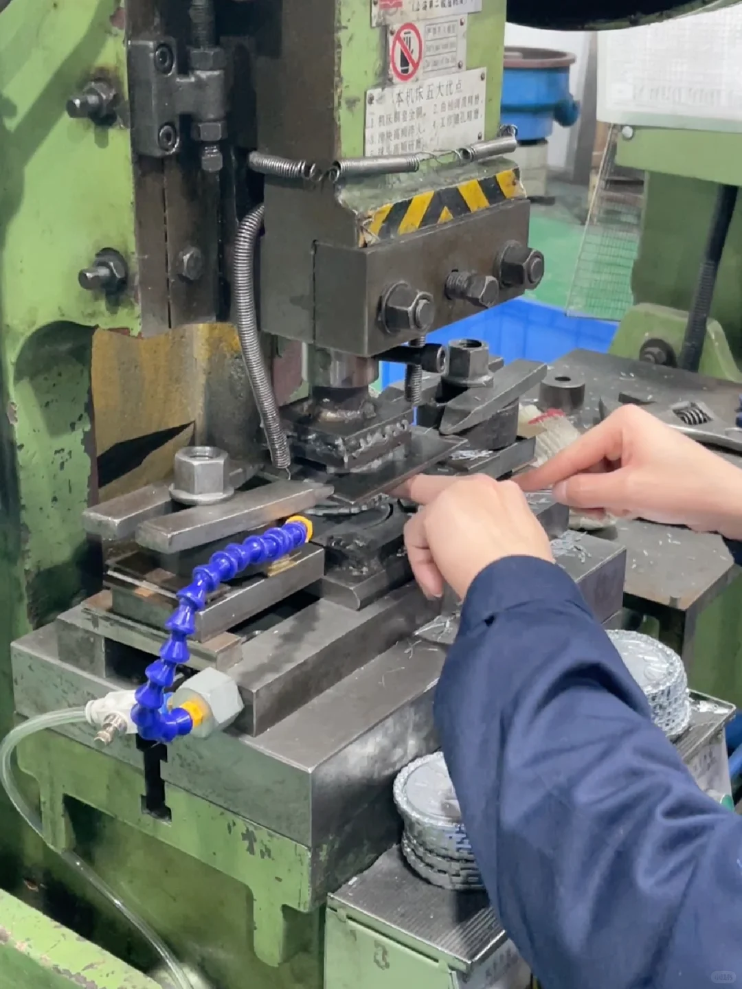 车间记录｜生产一线工人的奋斗日常?