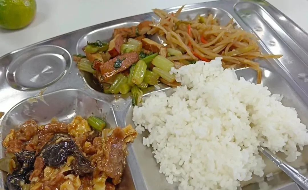 寒假来石家庄奶厂过渡两个多月挣了9000➕