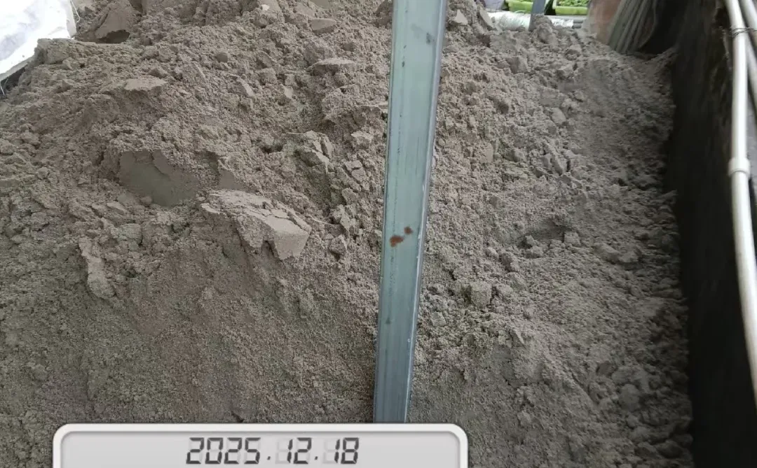 出不完的渣，搬不完的水泥河沙！