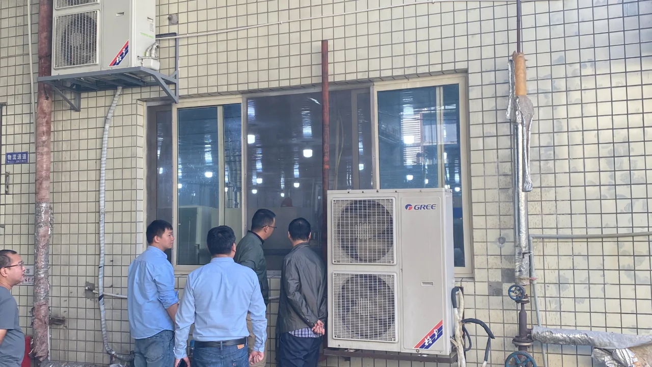 客户来四川罗城牛肉食品有限公司参观