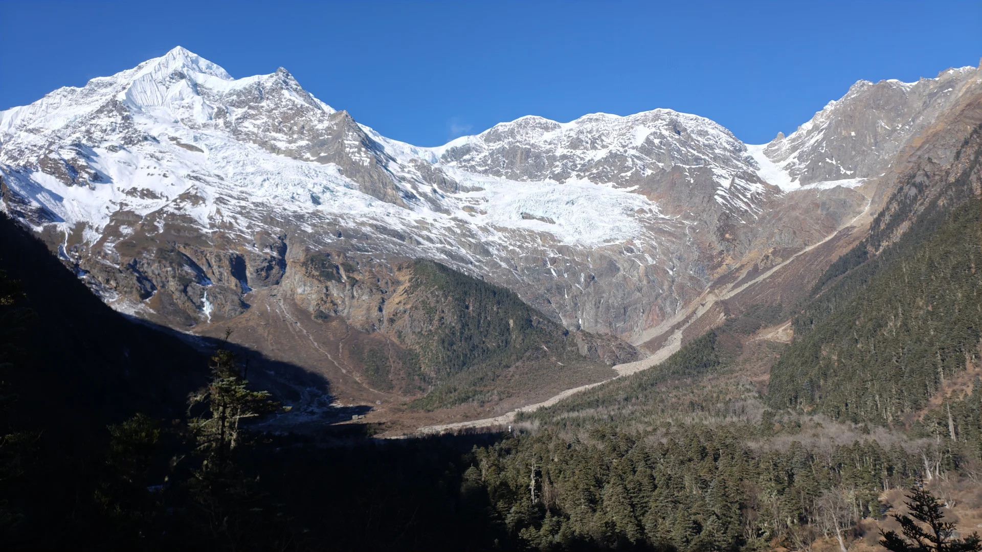 雨崩徒步Day2-冰湖切尼色:雨崩河溯源