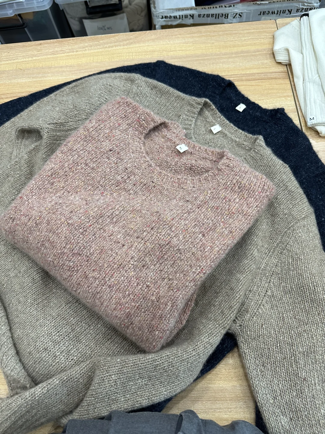 我们是苏州的羊绒外贸工厂，出口德国和瑞士