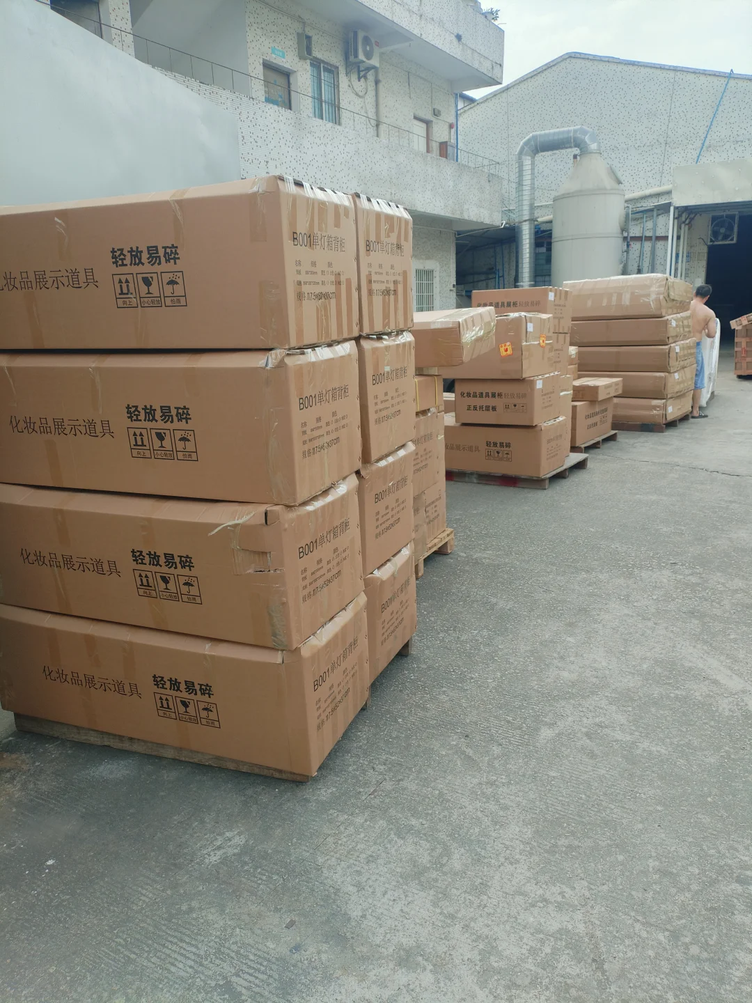 货架工厂，专业生产各种展示架！