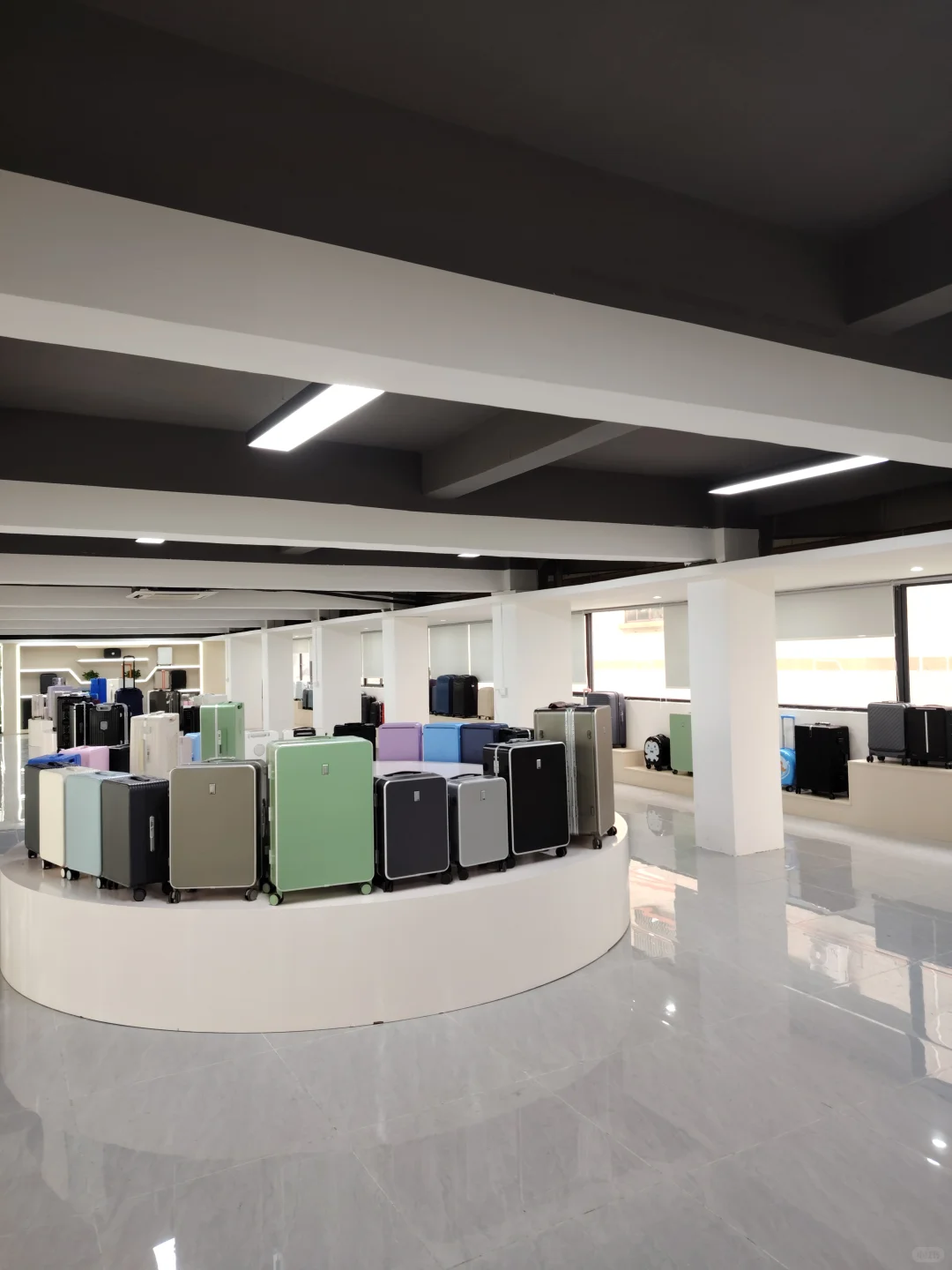 在广东15年箱包厂，品质与效率的完美结合