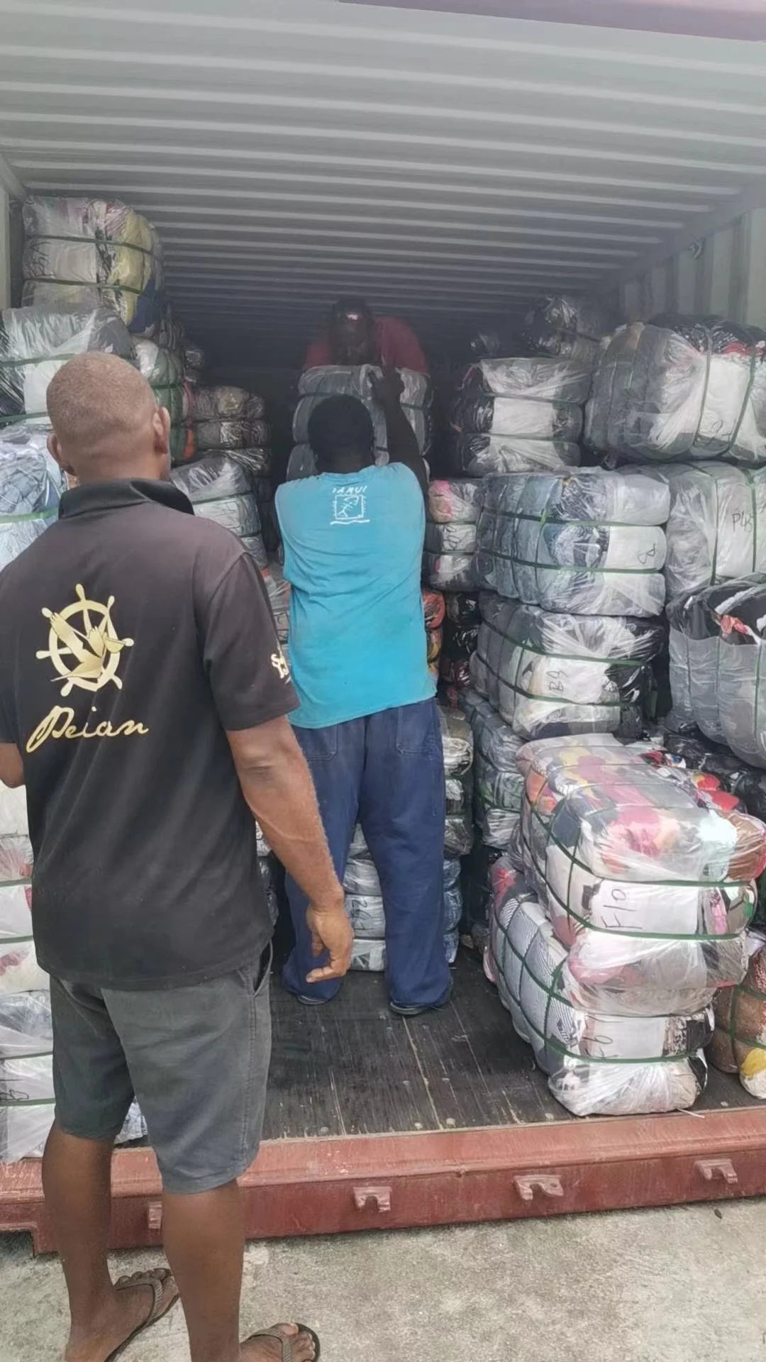 广州专业源头工厂出口二手衣服旧衣服