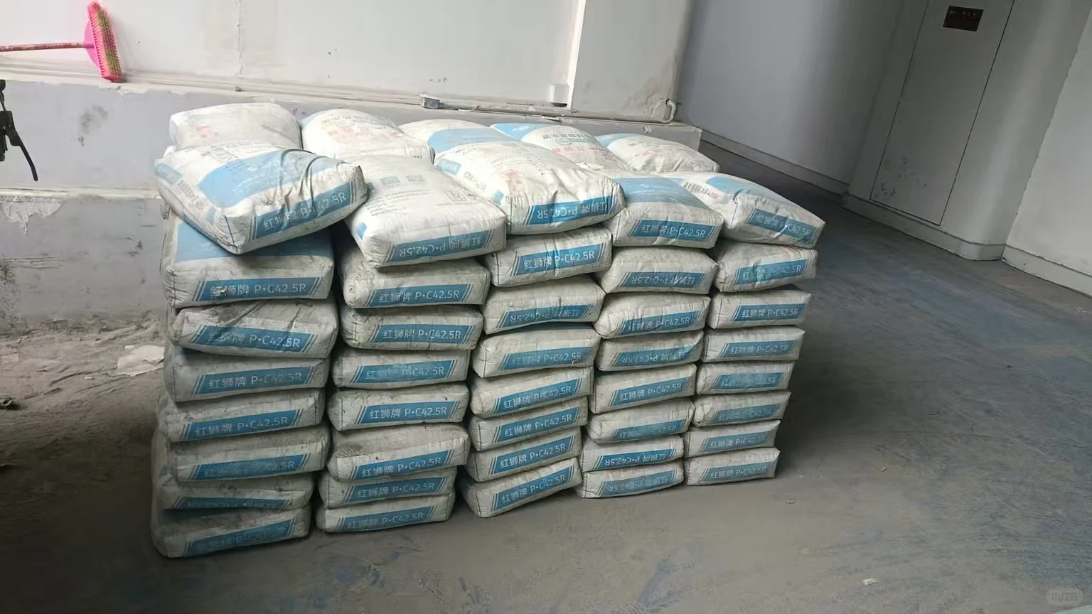 成都建材批发！河沙水泥砖一站购齐